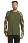 Realtree ® Colorblock Performance Long Sleeve Tee